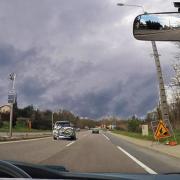 Ces panneaux indiquent un danger à ...